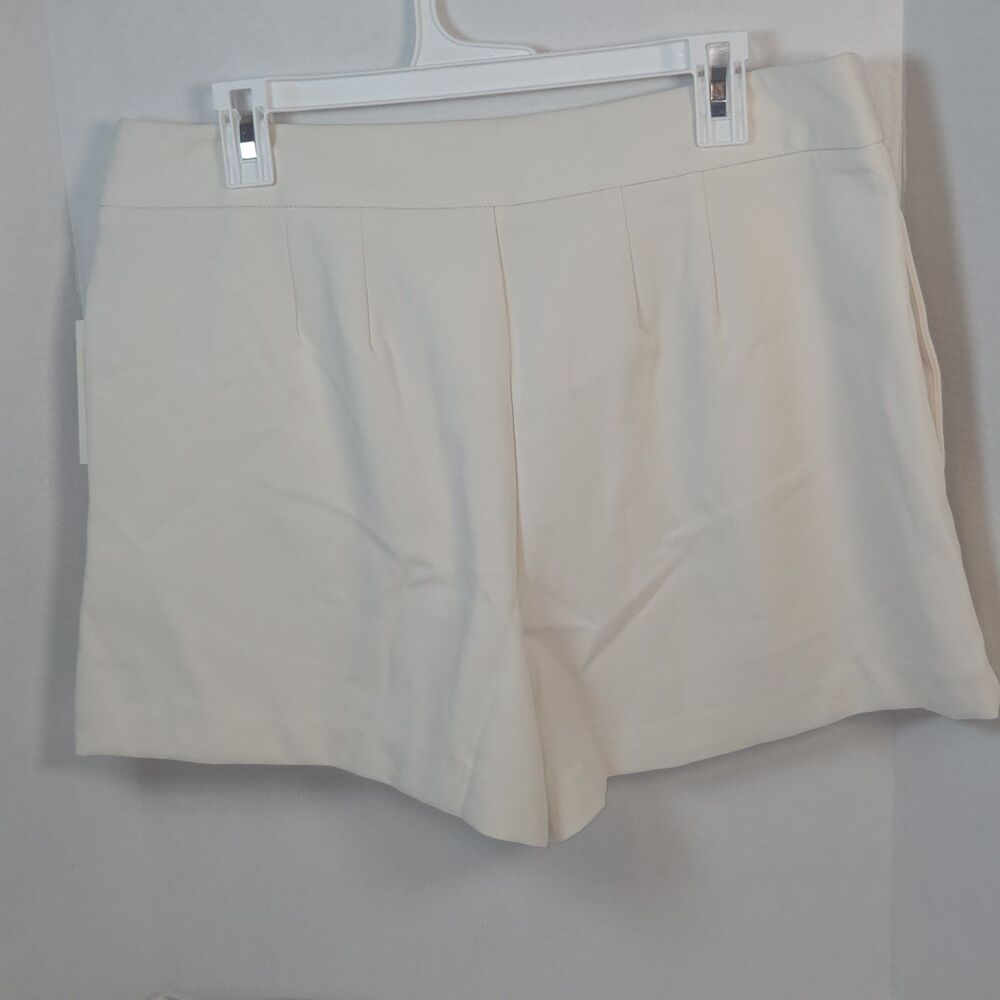 A New Day Women's High Rise Tailored Shorts Dog Bone/Cream Size 14 NWT - Picture 5 of 6